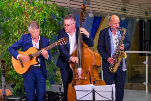 Uli Fiedler Trio im Foyer der Staudenlandhalle Fischach