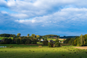 Blick von Süden auf Heimberg im Frühherbst