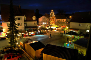 Weihnachtsmarkt im ehemaligen Ortskern von Fischach