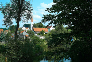 Kirchturm von Siegertshofen im Sommer